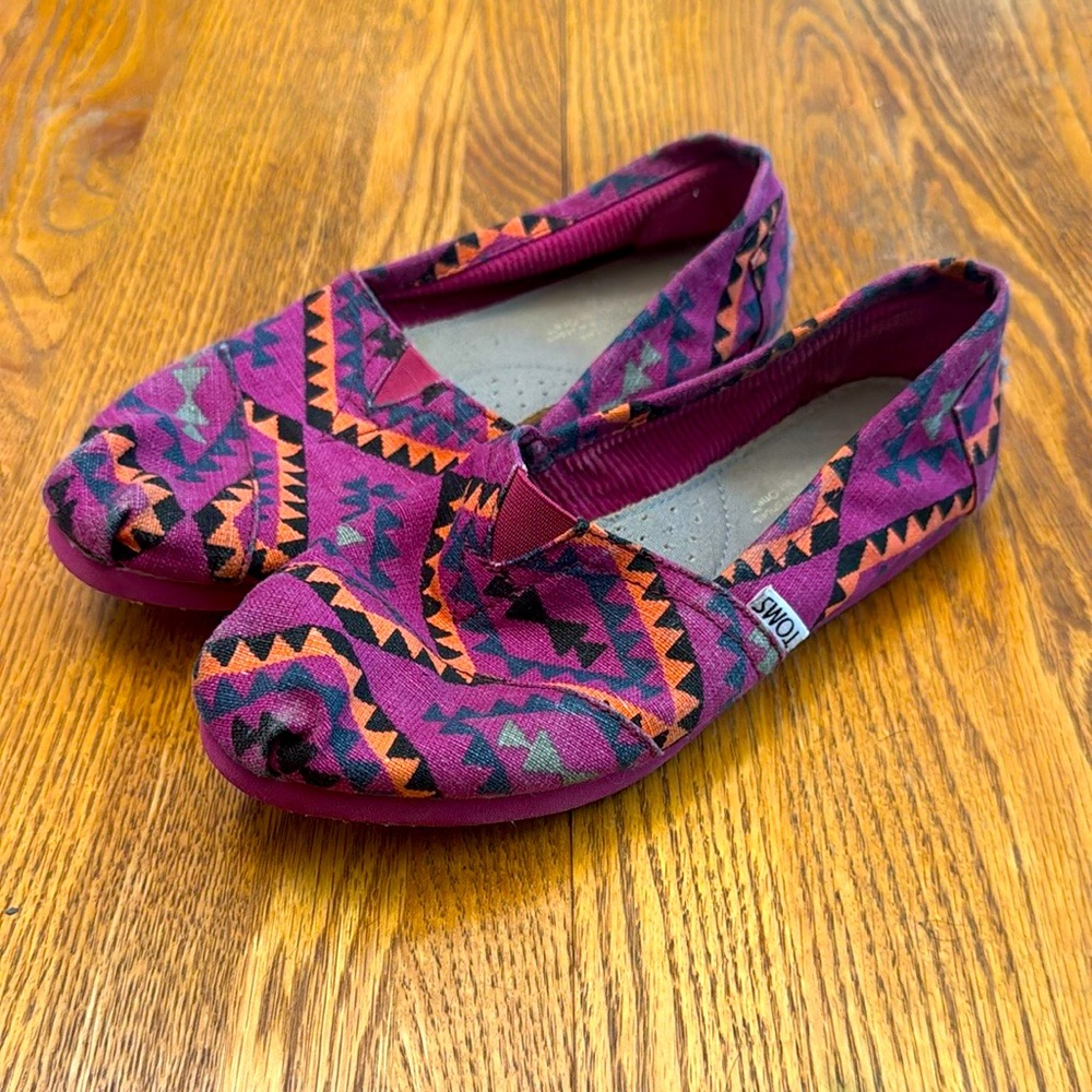 Tom’s Aztec women’s flats US size 6.5